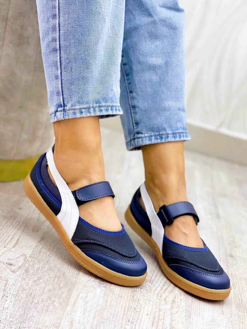 gid://shopify/MediaImage/24692264566878